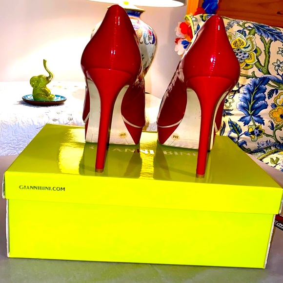 Gianni Bini Red Patent Leather Platform Stiletto Peep Toe Pumps New In Box 8M - Picture 4 of 13